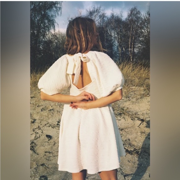 Sold - Picture 1 of 8